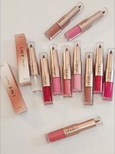 2 in 1 Lip Liner & Lip Gloss Waterproof Double Ended Matte Contour Pencil Crystal Mirror Lip Glaze Lasting Non Sticky Lip Makeup