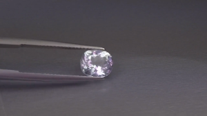 พลอยมูนสโตนสีน้ำเงินทรงรี 2.07 กะรัต จากอินเดีย