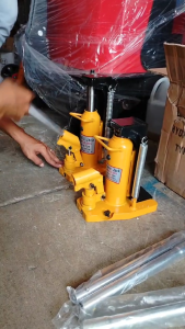 Solid Lifting 5-10 Tons Claw Type Hydraulic Jack (Top Load 5 Tons / Claw Load 2.5 Tons) (Top Load 10 Tons / Claw Load 5 Tons) Claw JackToe Jack Lift Air Machine For Automobile Repair