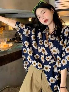 flower loose short-sleeved shirt tops for women in retro design nichecollege style w259