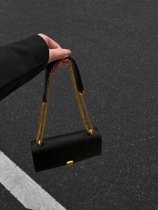 กระเป๋าสะพายข้างผู้หญิง FMKDA หนังแท้ไนลอนไนลอนทรงสี่เหลี่ยมเล็กพร้อมโซ่ กระเป๋าคาดไหล่ข้างเดียว กระเป๋าสะพายข้างแบบลำลอง