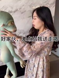 ตุ๊กตาเอเลี่ยน ตุ๊กตาบูรพา ของเล่น หมอนข้าง วางโซฟา ของขวัญ พร้อมส่งในไทย