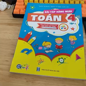 Sách - Bài Tập Hằng Ngày - Toán Lớp 4 - Tập 1 - Kết Nối (Qbooks)