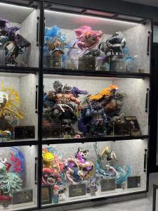 Sealed Dustproof Hydraulic Hinged Door Real Wood Display Cabinet for Figurines Storage Multi-Functional Glass Showcase