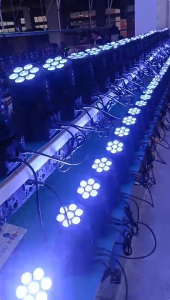 7 LED x10w Lampu Panggung 450° Kepala Bergerak RGBW Penuh warna KTV/disko/pesta Dengan operasi jarak jauh