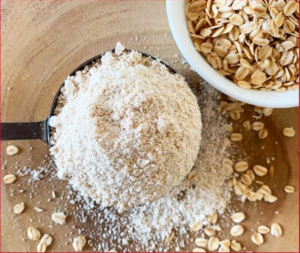 (เกรดพรีเมียม) oat flour เป็น แป้งข้าวโอ๊ตบดละเอียด ผ่านกรรมวิธีการบดละเอียดจนเนื้อเนียนนุ่ม ไม่ผสมสารกันเสีย  ไม่ผสมแป้งสาลี  อุดมไปด้วยใยอาหาร