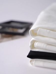 Terbaru High Quality Pria Wanita Cotton Combed 24s KAOS BLACK TSHIRT Kaos Pria Distro Original 100%