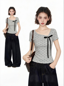 BAIDAIFEI | Grey Polka Dot V-Neck Bow Straight Shoulders Asymmetric Tight Short Sleeve T-Shirt