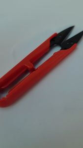 Kéo cắt chỉ cán nhựa đỏ lưỡi Thép Siêu Bền-Phúc Hưng Phát- chất liệu thép xịn sắc bén bền bỉ .