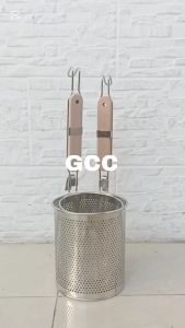 Noodle Strainer Premium Stainless Steel Alat Saringan Mie Kocok Gagang Kayu Stainless Tebal Tahan