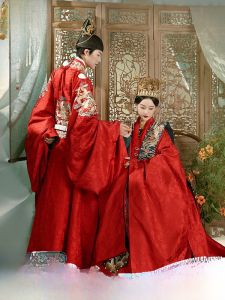 ชุดแต่งงานสไตล์ฮันฟูสำหรับผู้หญิง เครื่องประดับมงกุฎและผ้าชีฟองหนา เสื้อผ้าแบบโบราณของจีนแผ่นดินใหญ่ ผ้าฝ้ายโพลีเอสเตอร์ 100%