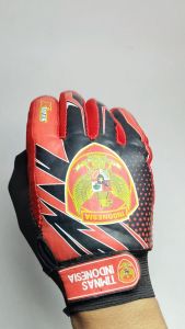 Sarung Tangan Kiper Anak Logo Indonesia Modelan Terbaru