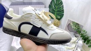 Giày Sneaker Nữ Cổ Thấp Phong Cách Thể Thao Màu Trắng Đen