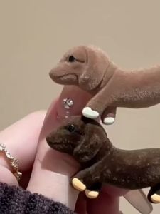 Interesting Flocking Dachshund Hair Clip for Woman Fashion Elegant Duckbill Clip Fashion Girls Cute Side Hair Clip