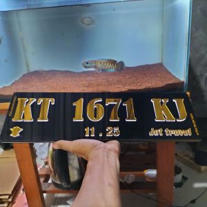 ( 1 SET )PLAT AKRILIK LED TIMBUL GOLD MOBIL VARIASI