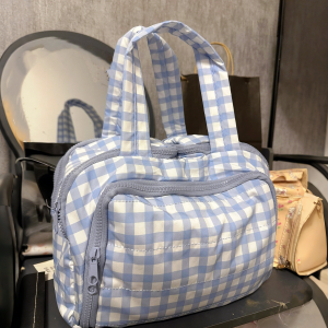 Large Capacity Portable Travel Makeup Bag Womens Outing Luxury Cute Waterproof New 2025 High End Organizer Storage Bag