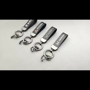 Stainless Steel Car Logo Keychain 3D Decoration Keyring Accessories For Crown Corolla Camry Avalon C-HR Avensis Verso Sienna GR