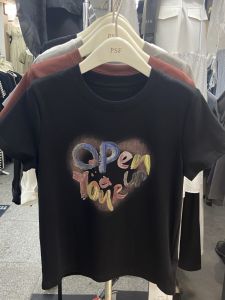 Loose Heart Designer Womens T-shirt South Oil Summer Fashion Sun Protection Straight Cut Thin Short Sleeve round Neck Top