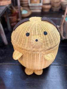 ตะกร้า หมี ถังหมา ใส่ผ้า มีฝาปิด สานจากหวายแท้ทั้งใบ ใบใหญ่ น่ารัก