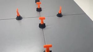 [จัดส่งฟรี] ชุดปรับระดับกระเบื้อง 500 ชิ้น ตัวปรับระดับกระเบื้อง 50 ชิ้น ตัดกระเบื้อง ตัวปรับระดับกระเบื้อง Tile Leveling Set Tile Leveler Wedge