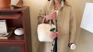 Tas Korea Bulu Cherry & Sling Bag Chain Fashion Wanita
