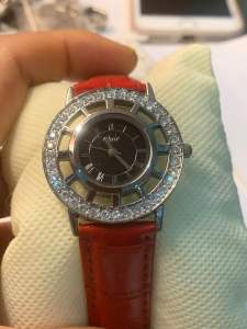 Đồng hồ nữ CLAIR QUARTZ máy Singapore niềng đính đá cọc số la mã dây da đẹp