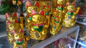 [HCM]Mèo Thần Tài ngồi thỏi vàng vẫy khách-Nhiều size