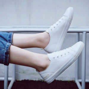 รองเท้าผ้าใบผู้หญิงหนังฤดูใบไม้ร่วง สวมใส่สบาย รองเท้าผ้าใบแบบสวมสำหรับคุณพยาบาลและคุณแม่ รองเท้าลำลองอเนกประสงค์