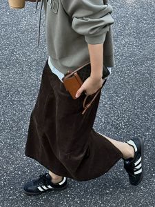 Retro Màu Cà Phê Xẻ Tà Thẳng Dáng Chữ A Vải Nhung Kẻ Chân Váy Midi Dành Cho Nữ Mùa Xuân Mùa Thu Mùa Đông Quần Áo Bảo Hộ Lao Động Dài Vừa Phải Váy Bó