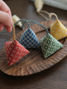 Bộ Nguyên Liệu Thêu Túi Đựng Hương Liệu Bánh Chưng Thủ Công DIY NUKUMORI Thêu Thạch Anh Hương Liệu Thoải Mái Bộ Nguyên Liệu Thêu Cho Người Mới Bắt Đầu