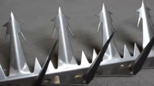 1.25meter  Galvanized large metal anti climb wall roof spikes Villa Yard fences cats animal security