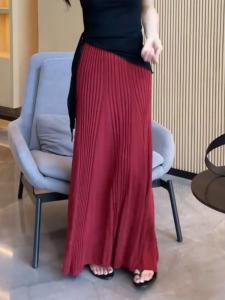 MANMI | Elegant Flowing Red Skirt