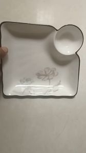 (mua 6 cái tặng 1 cái ) dĩa sứ vuông kèm khay chấm kim cương hoa văn