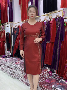 ชุดเดรสยาวทรงสลิมฟิตทำจากลูกปัดแฮนด์เมดสำหรับฤดูใบไม้ร่วงและฤดูหนาว ชุดราตรียาวสำหรับคุณย่าและคุณแม่