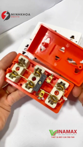 Ổ Cắm Điện 3 Lỗ Cắm Kiểu Thái Lõi Sứ Vinamax Chịu Tải 6000W