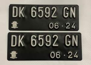 Plat Nomor Motor Custom Variasi Baut Tanam
