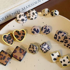 Retro Leopard Print Plush Fabric Heart Shaped Earrings Womens Autumn Winter Fashion Sensation High End Feeling Niche Design Ear Jewelry