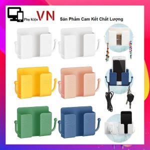 Kệ Dán Tường Để Điện Thoại Remote Ổ Cắm Đồ Dùng Kèm 2 Móc Treo Tiện Dụng / Giá Đỡ Sạc Điện Thoại Có Quai Treo Giữ Dây Điện - Kệ Gắn Tường Để Điện Thoại Khi Sạc Có Khe Hở Tiện Lợi