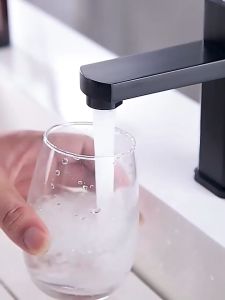 Black stainless steel 304 basin tap Bathroom basin splashback tap Black square painted sink tap Washbasin tap Hot and cold water tap