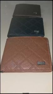 Manyidi Bifold Man Women Wallet 404-2 Dompet Uang Lipat Tebal Muat Banyak Bahan Sintetis Kilat Lilin
