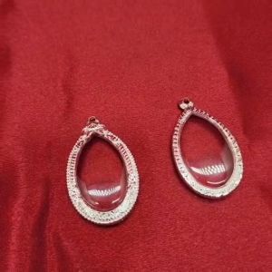 กรอบพระ ตลับพระ สำเร็จรูป ทรงรี ชุบเงิน ขนาด 2x3.5cm ไม่กันน้ำ แถมฟรี!!ห่วงใส่สร้อยและยางรองอัด งานสวย พร้อมส่ง