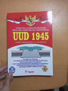 UUD RI 1945 AMANDEMEN (15x21) - SANGKALA