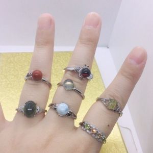 【Readystock / 现货】天然水晶活口戒指 Simply and Nice Natural Crystal Adjustable Ring (Half Silver)