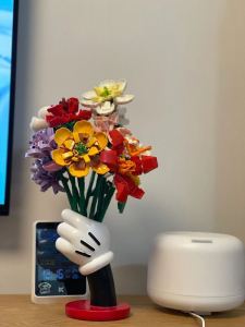 Mickey Mouse Flower Vase DIY Assembly Toy Girls Gift Miniature Particle Building Blocks Eternal Rose Bouquet Handmade Craft