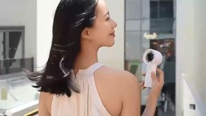 XIAOMI Handheld Fan Portable Bladeless Mini Fan Recharable 120 Level Adjustment With Strong Wind Cooler in summer便携手持风扇