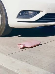 PVC กระเป๋าอุ่นมือกันระเบิดพร้อมฝาปิดที่ถอดออกได้และซักได้ ขายส่ง กระเป๋าอุ่นน้ำแบบพกพาที่เรียบง่ายและหนา ทำจากผ้าขนฟู