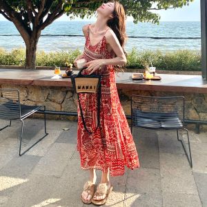 Váy Voan in Hoa Mùa Hè 2025 Váy Không Tay Cổ Chữ V Cạp Cao Chữ a Màu Đỏ Váy Đi Chơi Váy Bohemian Váy Nữ