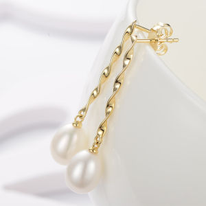 Clear Grace Teardrop S925 Silver Inlaid White Freshwater Pearl Earrings 8-9mm