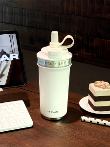 แก้วดื่มกาแฟอุ่น 316 สแตนเลสความจุขนาดใหญ่พร้อมสตรีทอป แก้วน้ำสำหรับผู้หญิง ดีไซน์ใหม่ 2025 ความสวยงามสูง