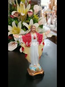 Tượng Chúa Kito vua 17cm áo đỏ dang tay chất liệu composite quà tặng công giáo